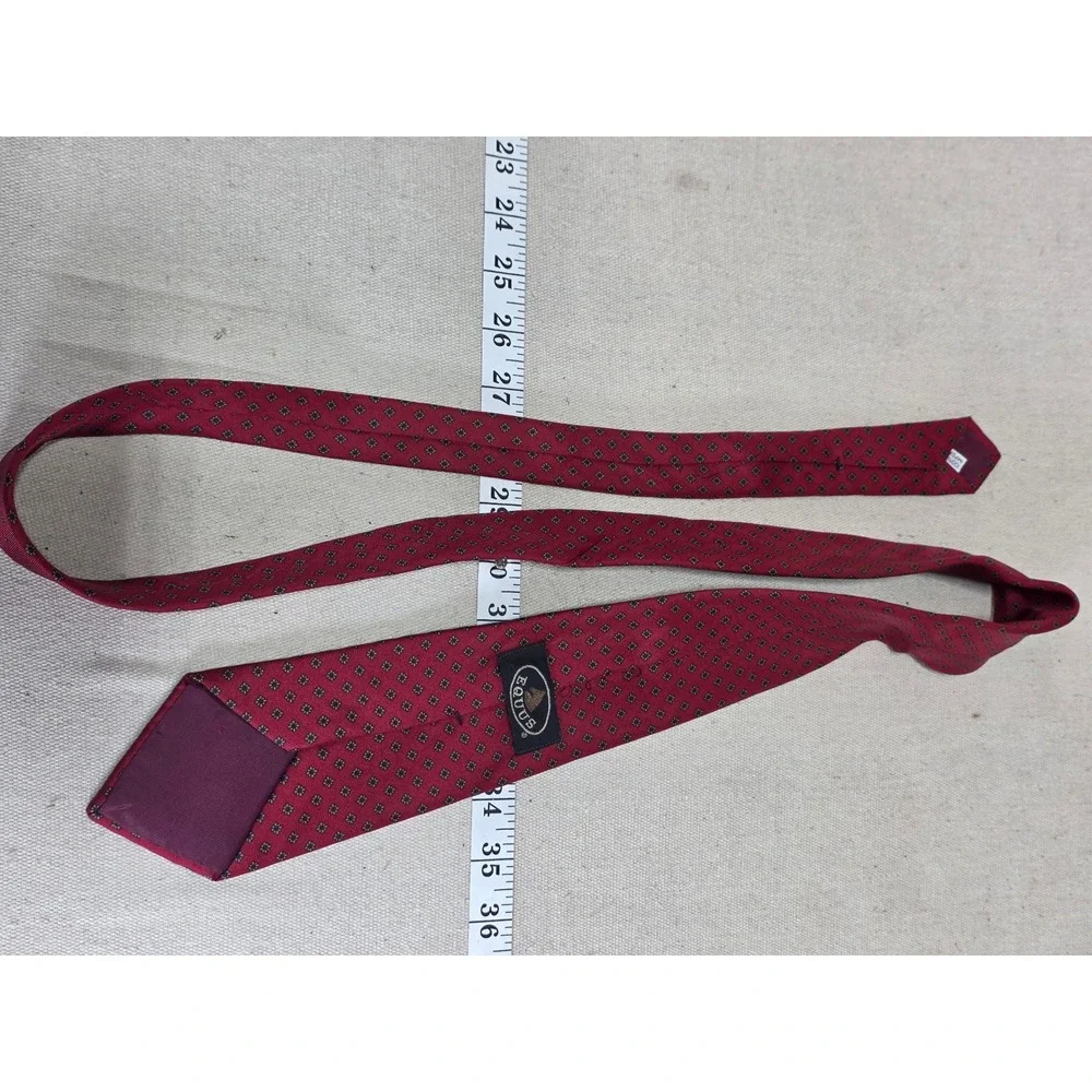 Equus Mens Silk Necktie Burgundy Red Geometric Medallion Pattern Classic Tie